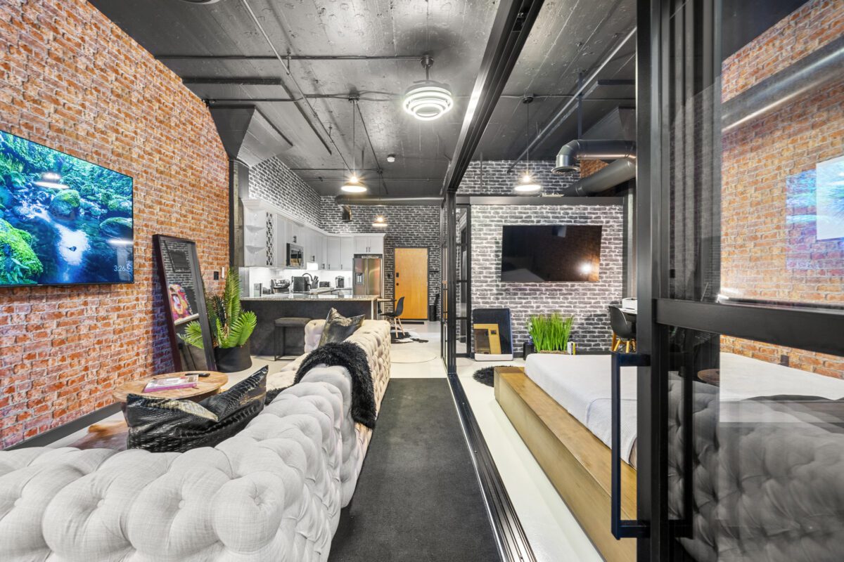 How Sliding Doors Improve Rental Properties like Airbnb, Vrbo, Homeaway