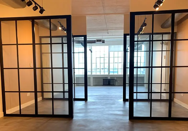 Fixed office privacy wall partitions with metal frame and clear glass