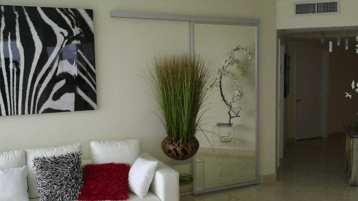 Glass room divider