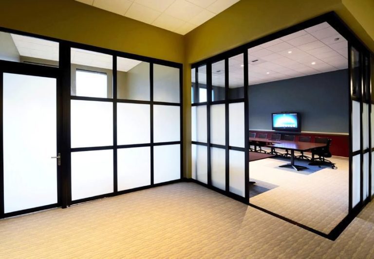 Conference room privacy glass room dividers